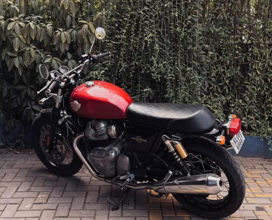Royal Enfield Interceptor 1